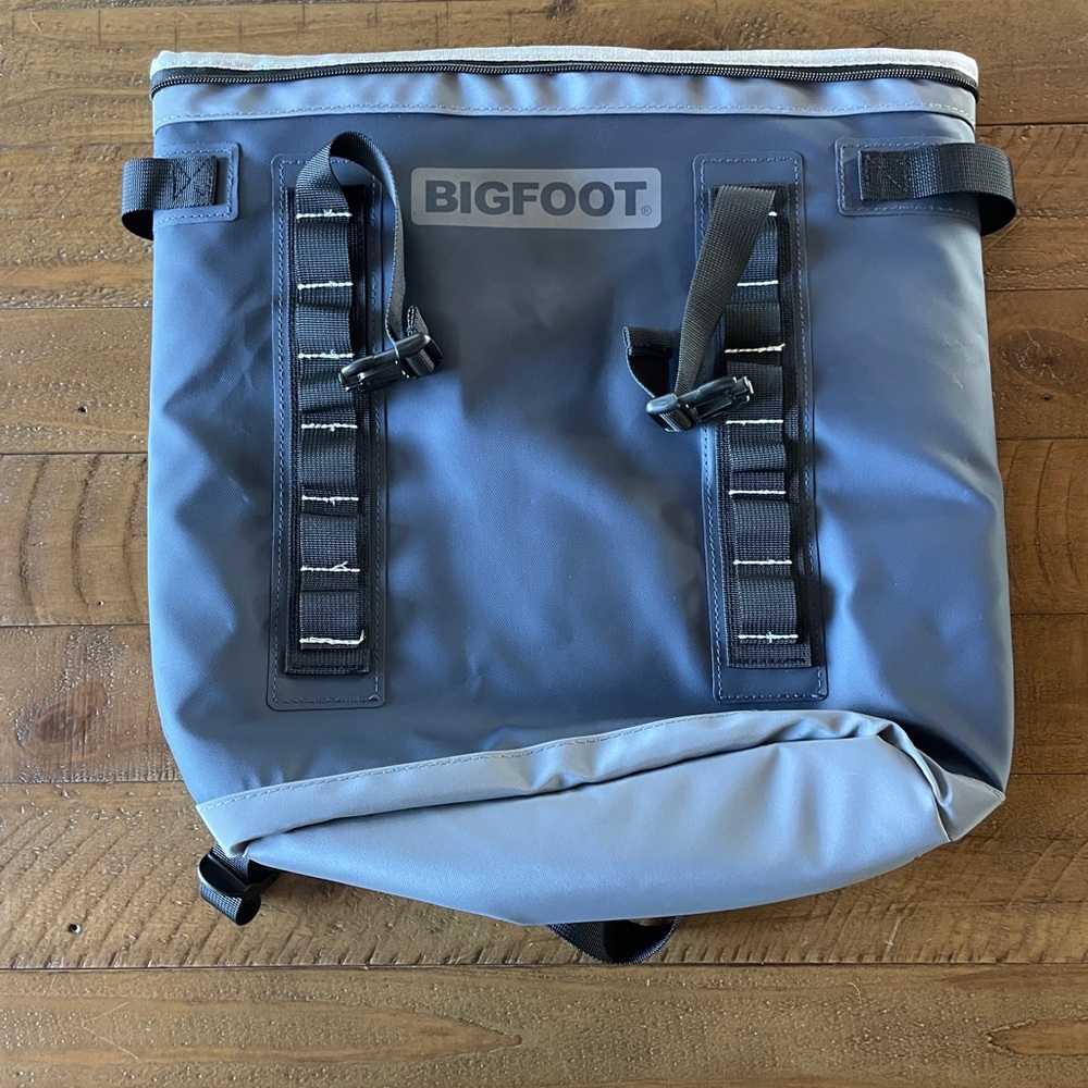 BIGFOOT Insulated Soft Backpack Cooler Bag Backpack Holds 9-12 Cans